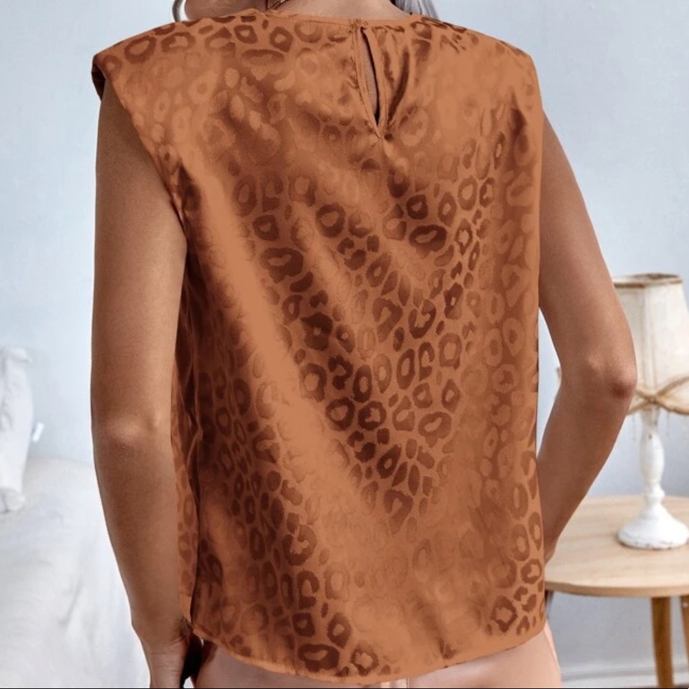 Satin brown leopard print sleeveless blouse - Picture 11 of 15